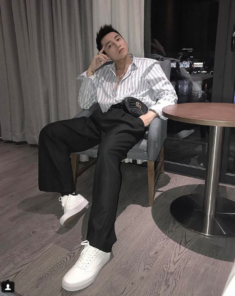 Giay sneakers trang anh 9