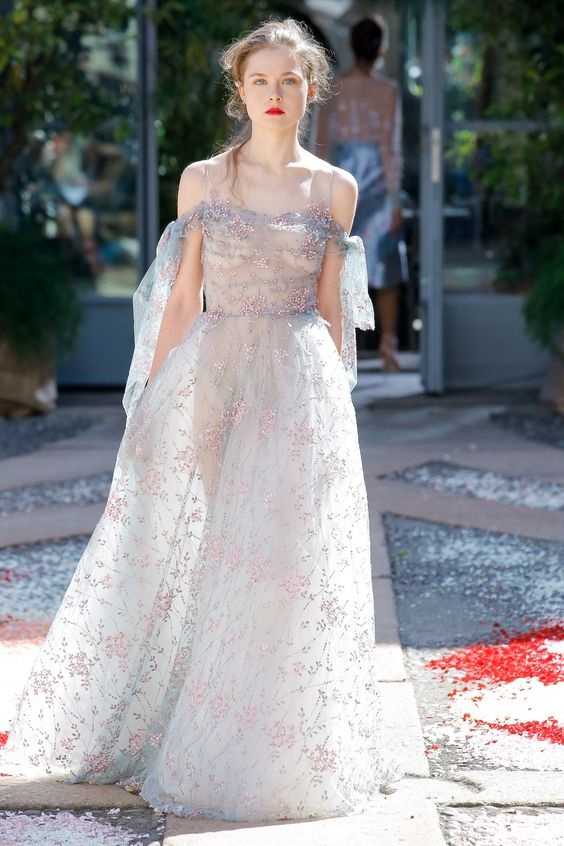 thoi trang xuyen thau anh 1