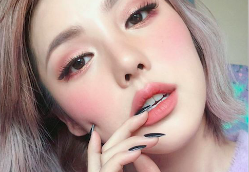 Mat hong ngot ngao nhu keo mo dang la xu huong trang diem hot nhat hinh anh