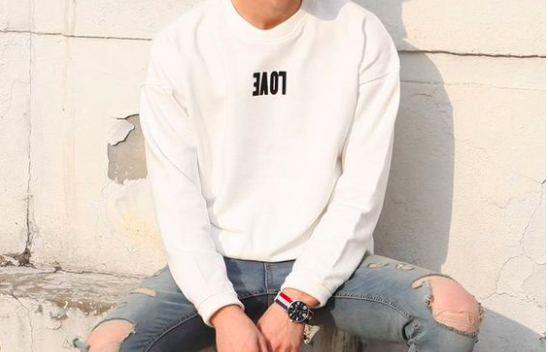 3 cach mac mau trang moi me danh cho chang trai lich lam hinh anh