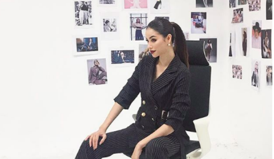 Sao Viet dong loat lang xe bo suits nu quyen hinh anh