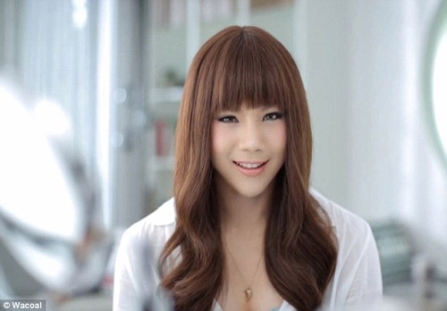 Nguoi mau nam quang cao noi y nu goi cam hinh anh