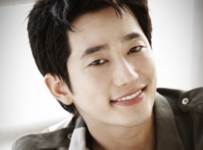 Park Shi Hoo ram rich tro lai hinh anh