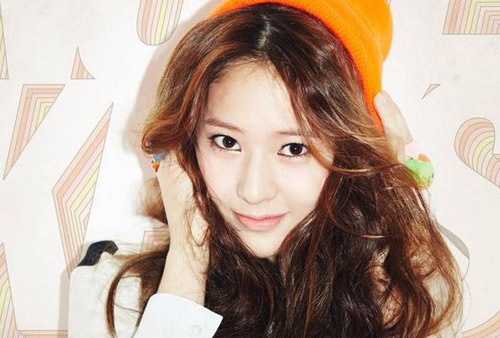 Krystal bi SNSD 'ep' xem phim 19+ hinh anh