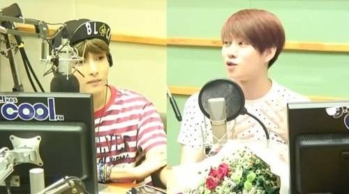 Thanh vien Super Junior 'doa' chat tay fan cuong hinh anh