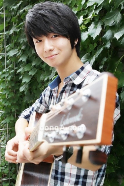 1,6 trieu dong de xem than dong guitar Han bieu dien tai VN hinh anh