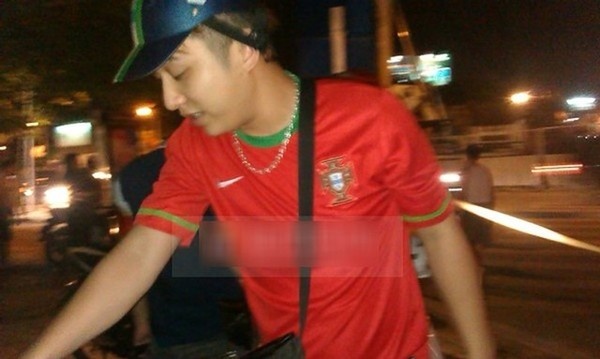 2 'cu phot' lam xau hinh anh cua Yanbi hinh anh