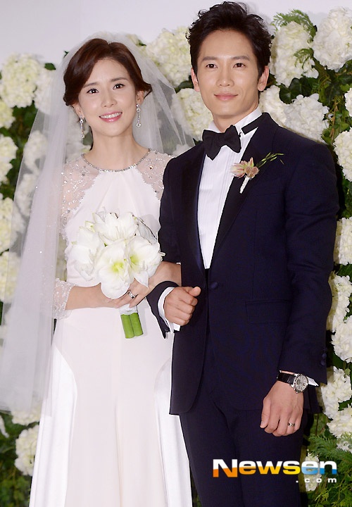 Hoa hau Han Quoc 2000 rang ro trong le cuoi hinh anh