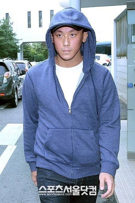 Con trai sao 'Iris' ngoi tu 10 thang vi hut can sa hinh anh