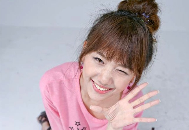 Ban gai hot girl cua Tien Dat hat moc de thuong hinh anh