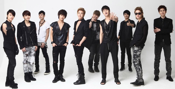 Fan Super Junior cam trai 3 ngay de mua ve concert hinh anh