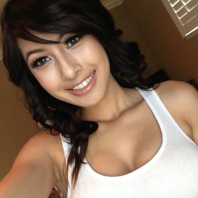 Hinh anh chua tung biet ve em gai Jennifer Pham hinh anh