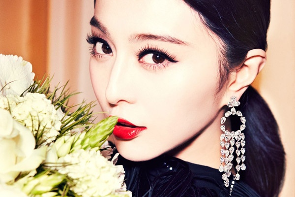 Pham Bang Bang se lay nguoi cho phep minh nhuom toc xanh hinh anh