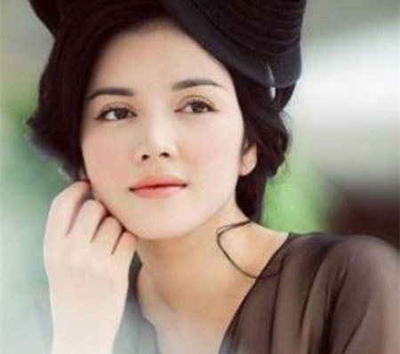 Ly Nha Ky: 'Can suoi am trai tim chu khong phai tien' hinh anh