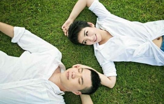 Huynh Dich bi chong doi ly di hinh anh