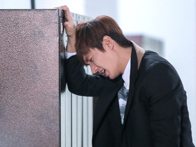 Fan dau long vi canh khoc xuc dong cua Lee Min Ho hinh anh