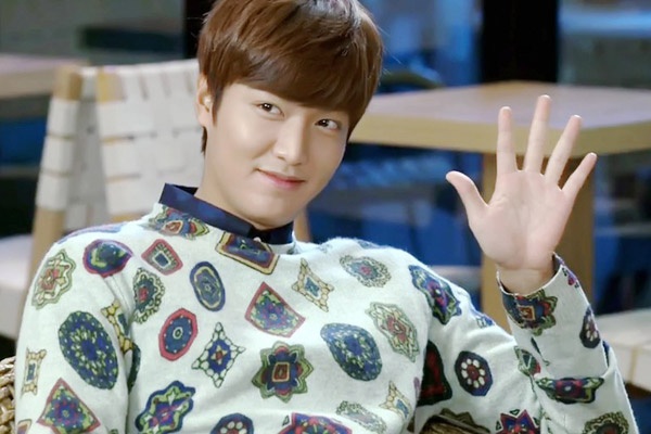 Lee Min Ho ban dau gia tu trang phuc trong 'The Heirs' hinh anh