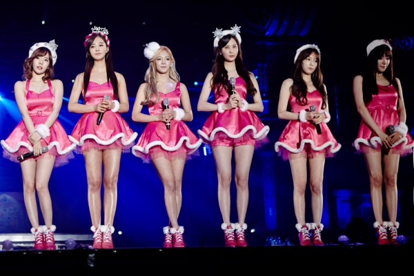 SNSD khien fan hao huc voi tao hinh cong chua tuyet sexy hinh anh