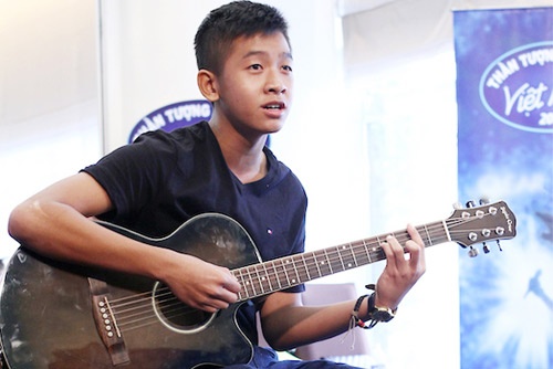 Hotboy mat hi Vietnam Idol hut fan voi 'Anh khong doi qua' hinh anh