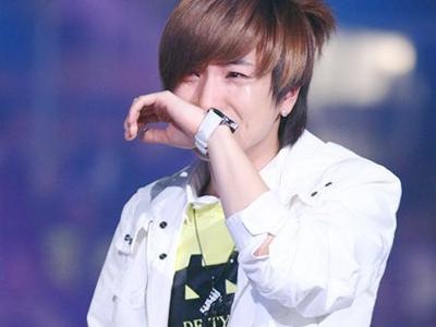 Bo Lee Teuk sat hai cha me truoc khi tu tu hinh anh