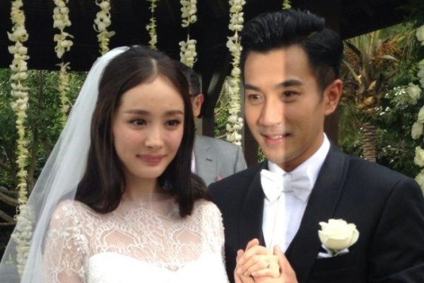 He lo anh cuoi lang man cua Duong Mich - Luu Khai Uy hinh anh