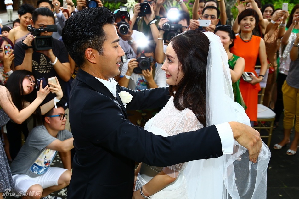 Anh cuoi tuyet dep cua Duong Mich - Luu Khai Uy hinh anh