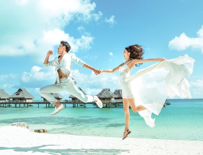 My nhan Hoa ngu khoe anh cuoi dep ngat ngay hinh anh