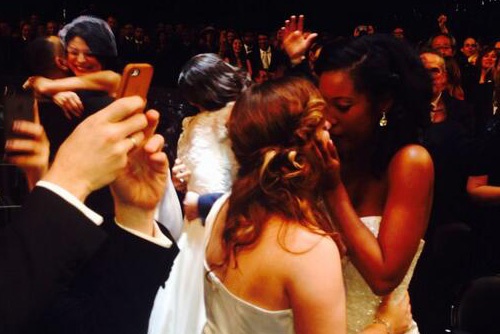 34 cap doi dong tinh lam dam cuoi tren san khau Grammy hinh anh