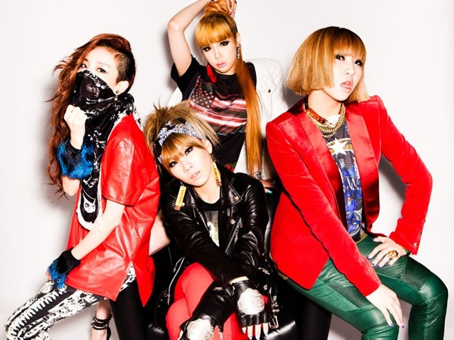 2NE1 bo 10 ty dong lam clip moi hinh anh