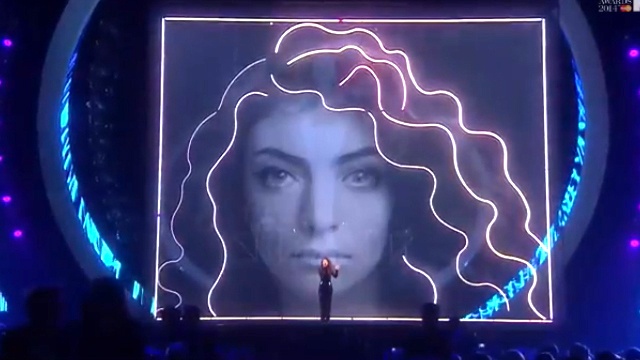Royals - Lorde (BRIT Award) hinh anh