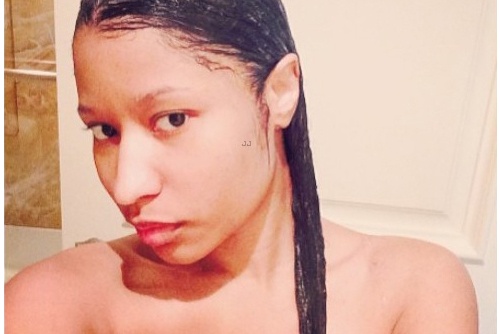 Nicki Minaj tu dang anh tu suong trong nha tam hinh anh
