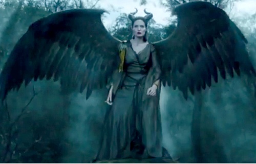 Angelina Jolie moc canh trong hinh anh moi cua tien hac am hinh anh