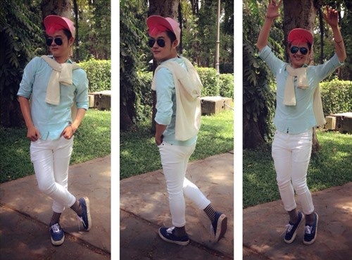 Thanh Duy Idol và street style nghịch ngợm, những gam màu tưởng chừng không hợp với nam giới như trắng - đỏ - xanh dương đều được anh chàng phối đồng điệu với nhau.