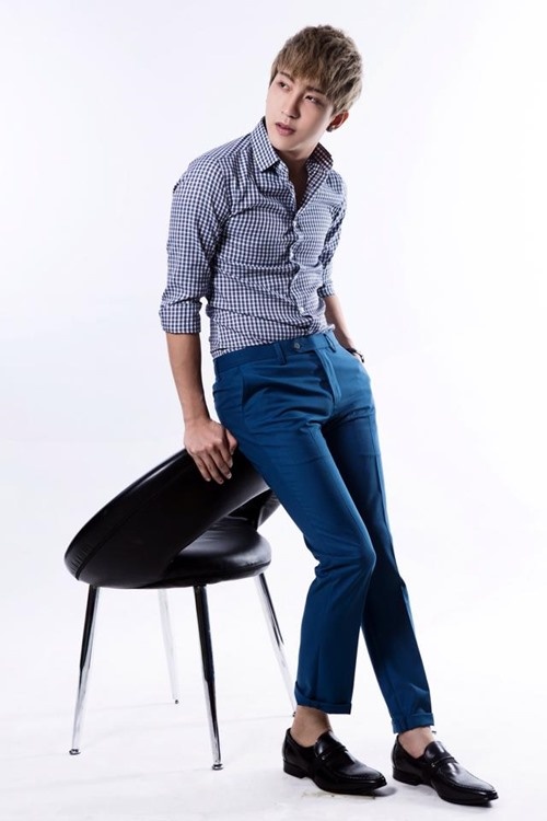 Hình ảnh thanh lịch của Bê Trần làm nhiều tín đồ thời trang liên tưởng đến nam diễn viên Lee Min Ho. Bạn trai của hotgirl Quỳnh Anh Shyn được đông đảo giới trẻ yêu mến nhờ style liên tục biến đổi theo từng ngày.