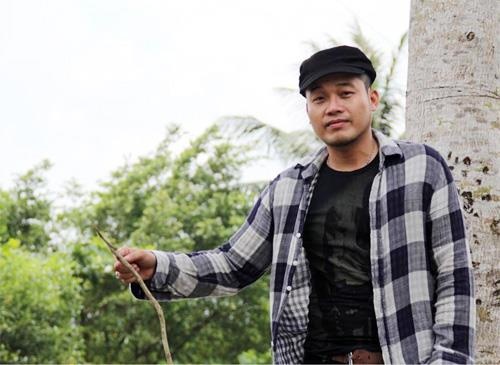 Chu quan pho hat giong nu: 'Vo ban hang khi toi thi hat' hinh anh