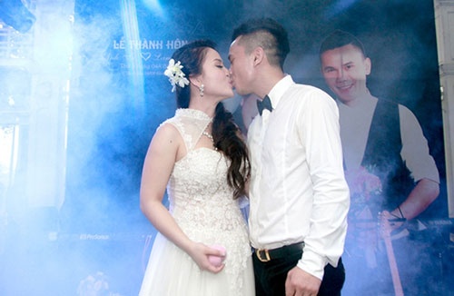 Mới đây, chàng ca sĩ đào hoa kết hôn lần ba với Lam Trang và khẳng định sẽ không bao giờ làm đám cưới nữa