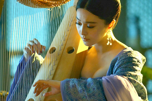 Pham Bang Bang goi cam ben dan hac hinh anh