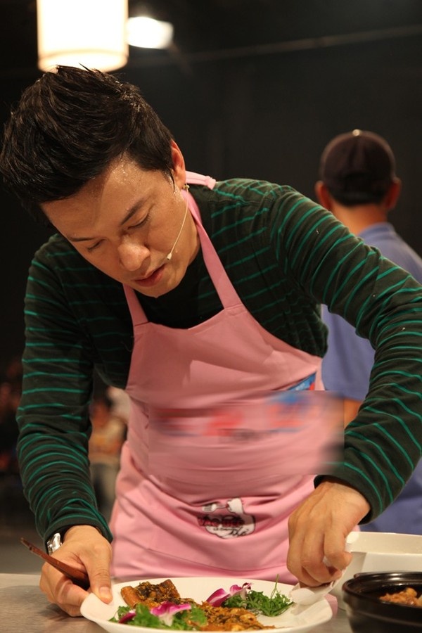 Lam Trường quan niệm, nấu ăn cũng là cách để giảm stress tốt nhất.