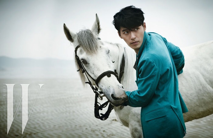 Hyun Bin lam hoang tu bach ma quyen ru hinh anh