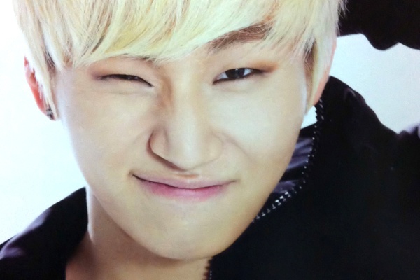 9 anh chang mat mot mi dang yeu cua Kpop hinh anh