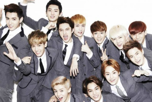 12 anh au tho dang yeu cua thanh vien nhom EXO hinh anh