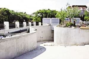 Đường hầm dẫn xuống tòa biệt thự. Ảnh: Xinhuanet.