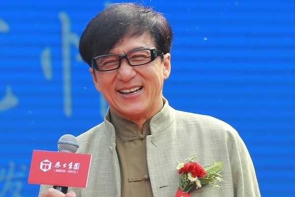 Thanh Long suyt bi cha me ban voi gia 1,7 trieu dong hinh anh