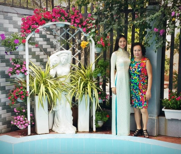 Một bức ảnh hiếm hoi của đả nữ Ngô Thanh Vân và mẹ