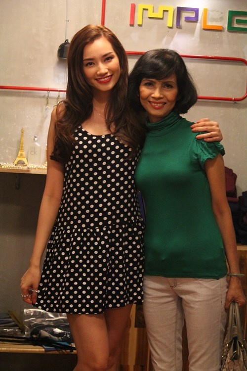 Sống mũi cao thon gọn và nụ cười “hút hồn” của Trúc Diễm là được 