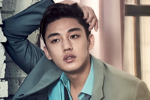 Yoo Ah In dua tieng Han vao thoi trang hinh anh