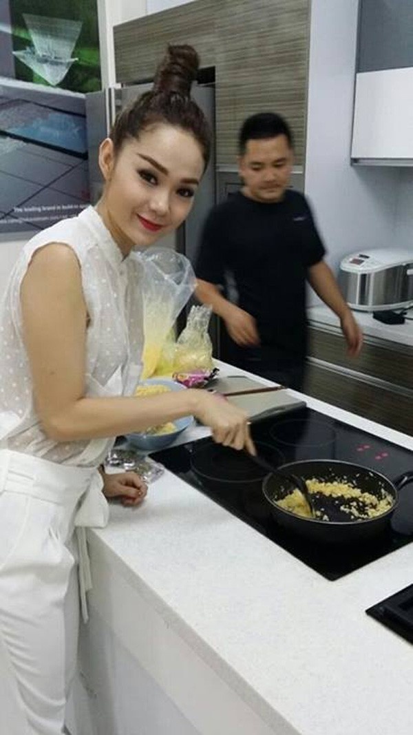 Nhung sao Viet ua chuong bui toc ngay he hinh anh