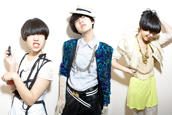 14 dau hieu ban la fashionista dich thuc hinh anh
