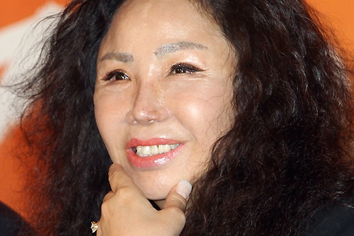 Mat bieu tuong sex Kpop bien dang vi khau 100 mui hinh anh