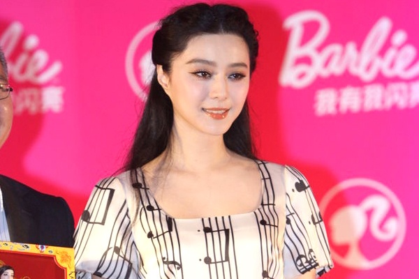 Pham Bang Bang o Cannes duoc lam bup be Barbie hinh anh